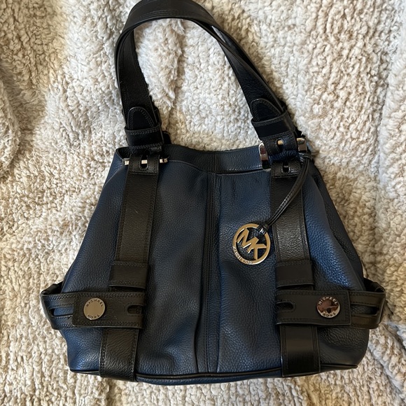 Nice Large Authentic Michael Kors Navy & Black Leather Purse in Great Condition - Picture 13 of 13